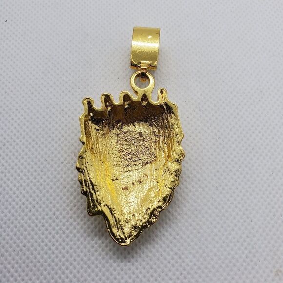 Gold Lion Wearing a Crown Pendant - Picture 5 of 5